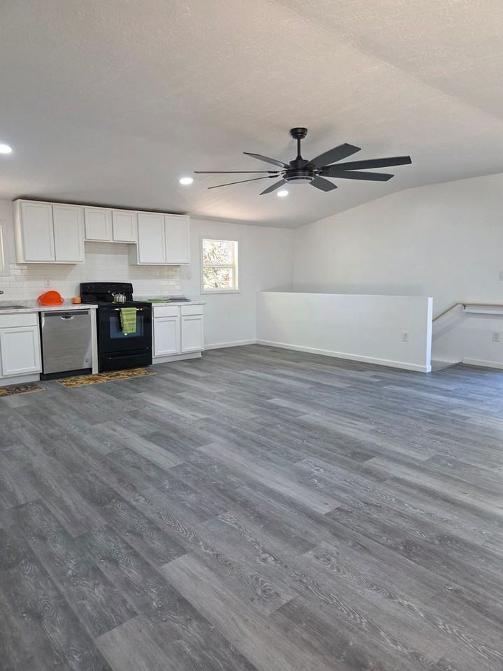 283 Saint Cloud Dr - Photo 3 of 10