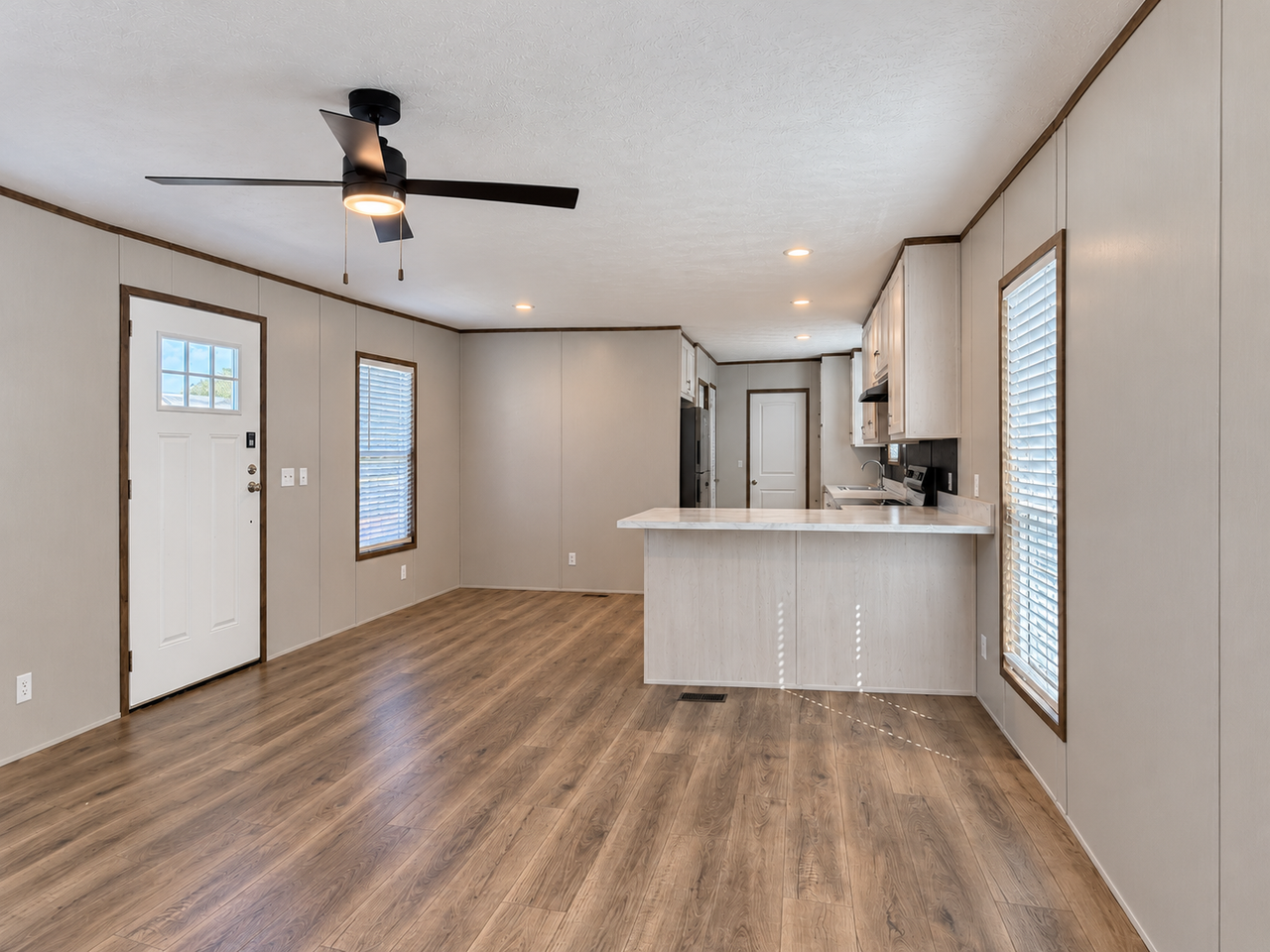 709 N Collins Fwy #3 - Photo 5 of 28