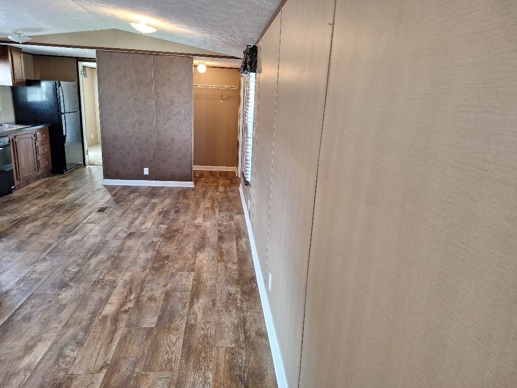 420 White Pine Blvd #19 - Photo 5 of 33