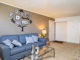 featured image of 208 S Prospect Rd