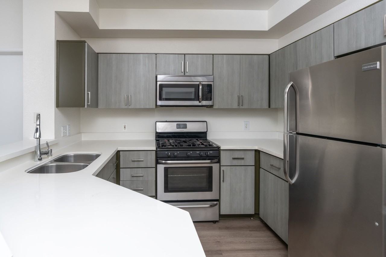 Alta Vista Apartments - Photo 4 of 50
