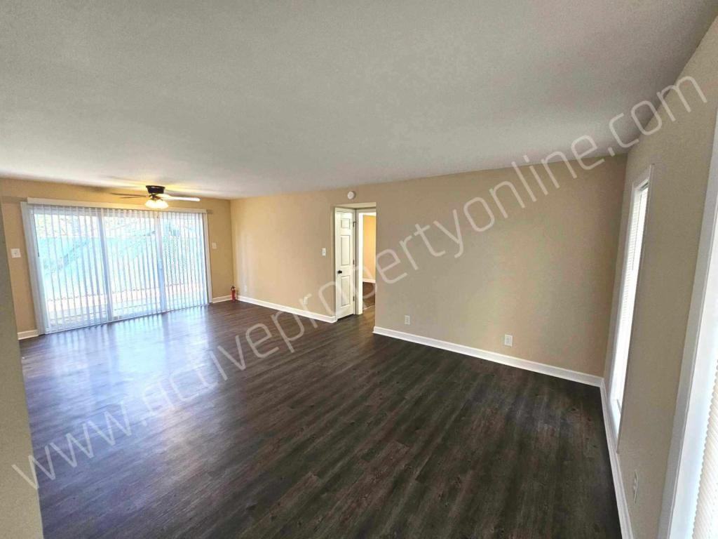 121 Culver St Apt E - Photo 3 of 10