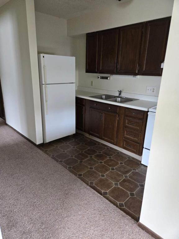 309 W 9th St - Photo 2 of 5