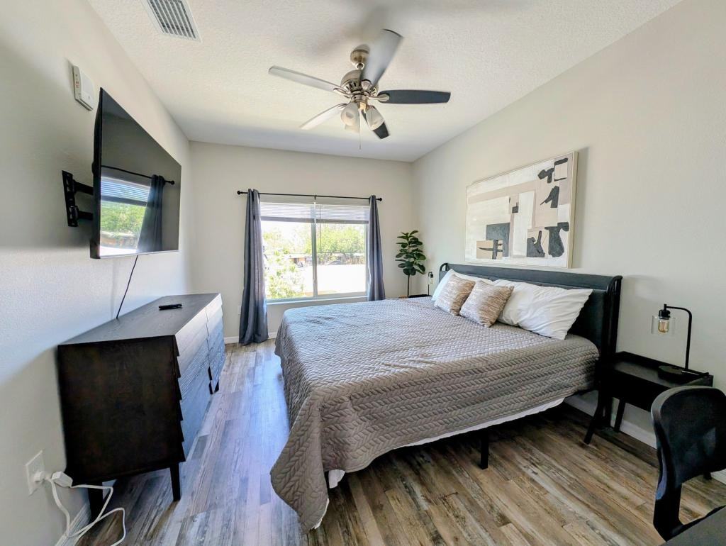 14522 N Nebraska Ave - Photo 6 of 11
