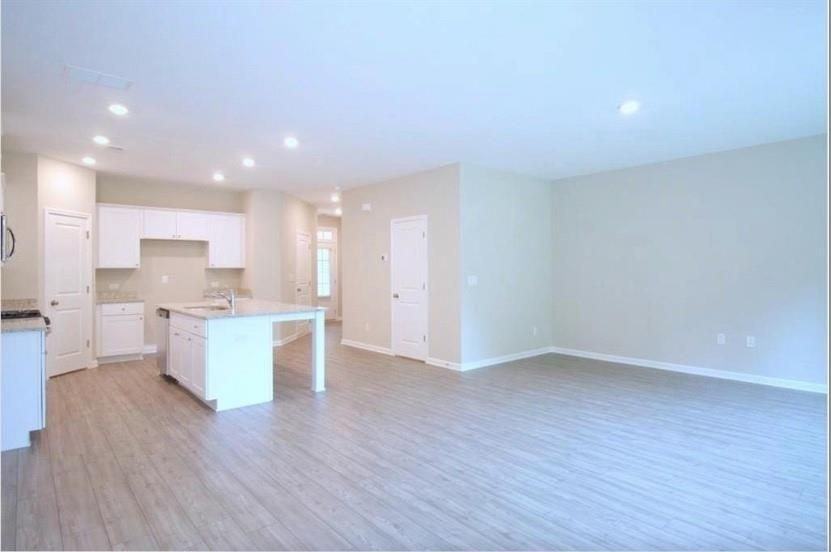 6148 Lanier Harbor Lndg - Photo 6 of 23