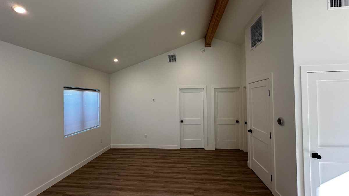 1540 Cameron St - Photo 5 of 14