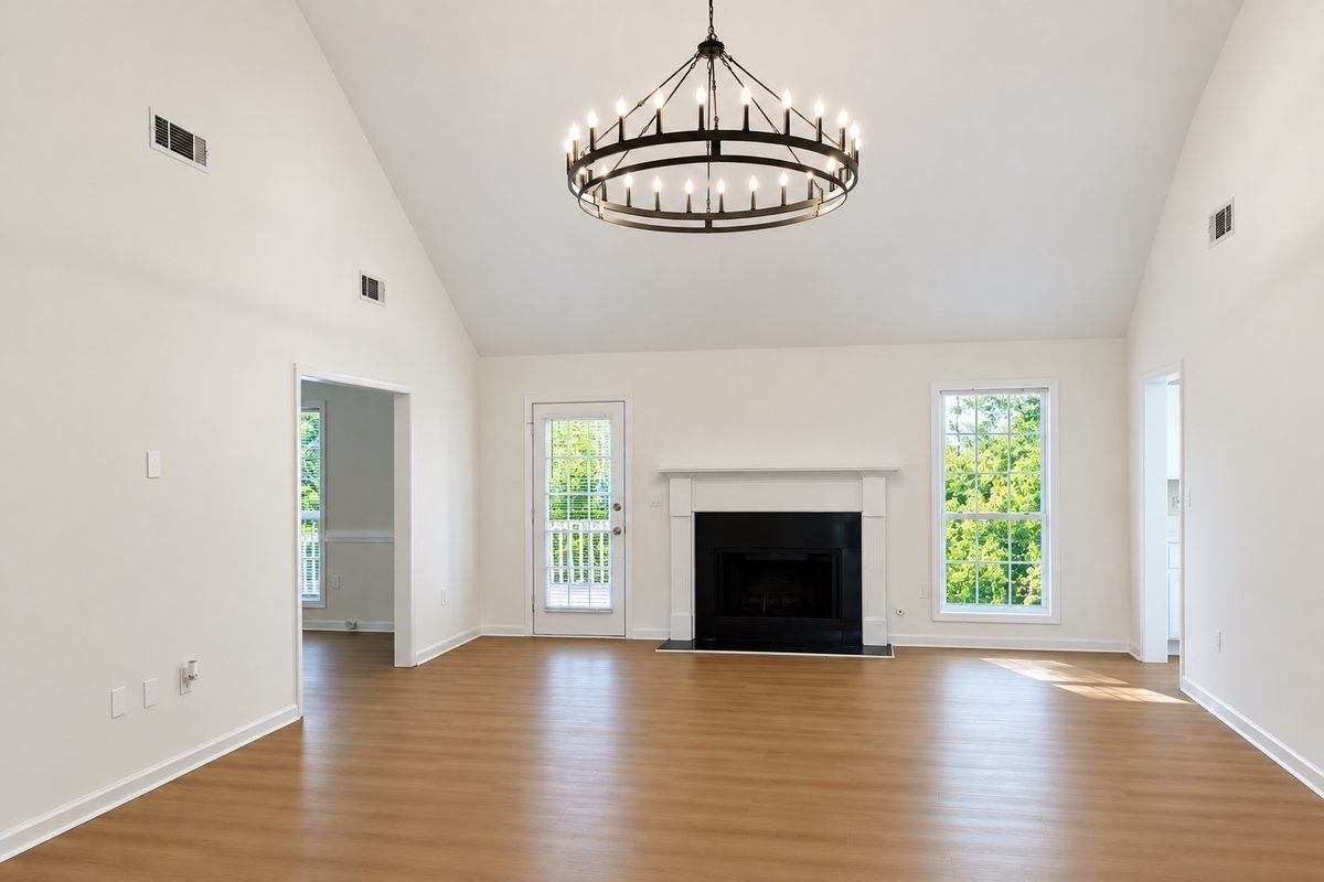 8860 Mae Ct - Photo 6 of 36