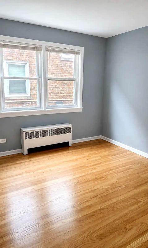 6735 N California Ave - Photo 4 of 11