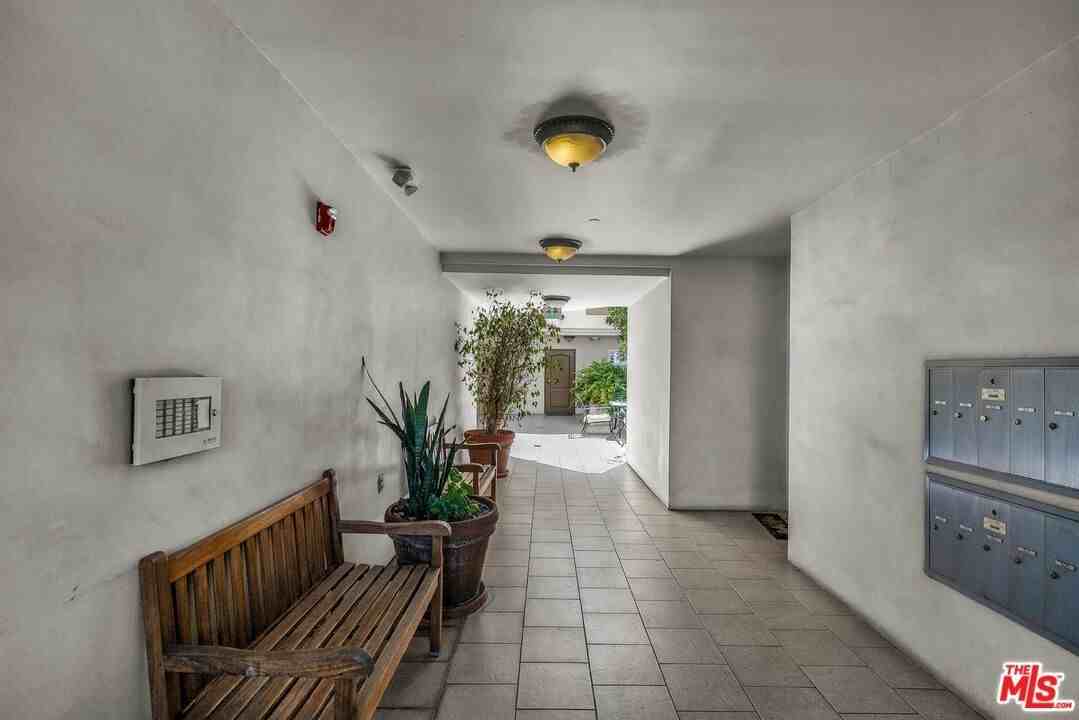 4832 Whitsett Ave ##202 - Photo 3 of 19