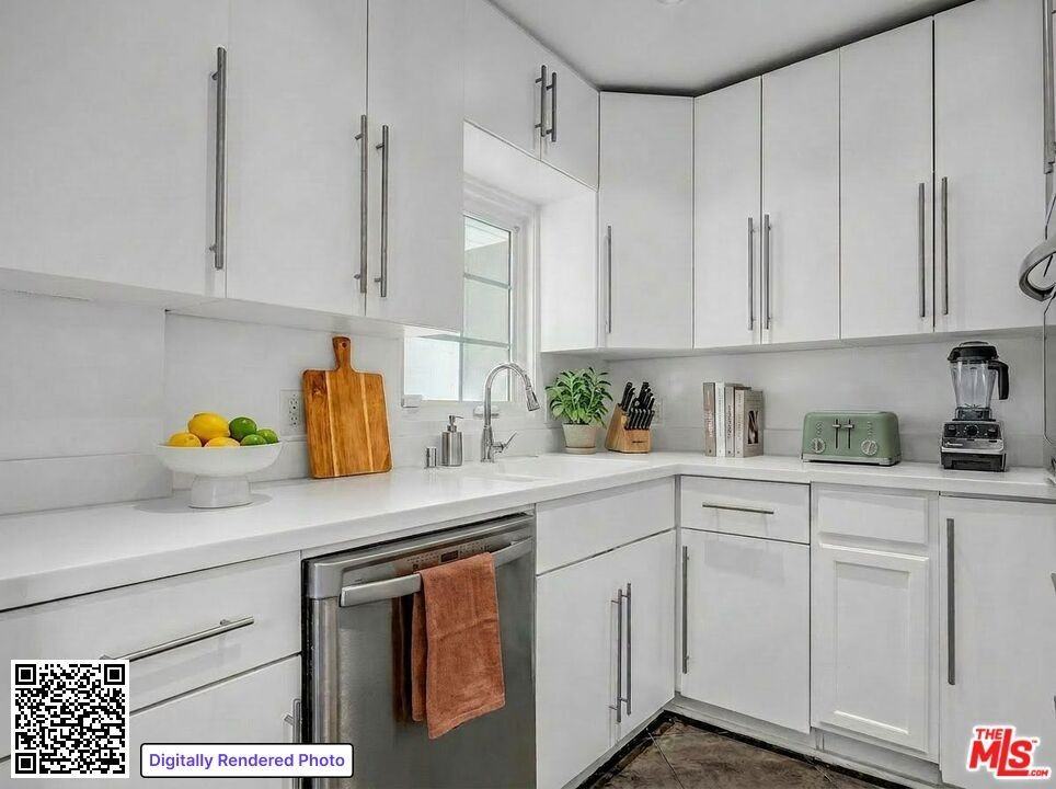 1546 N St Andrews Pl - Photo 5 of 13