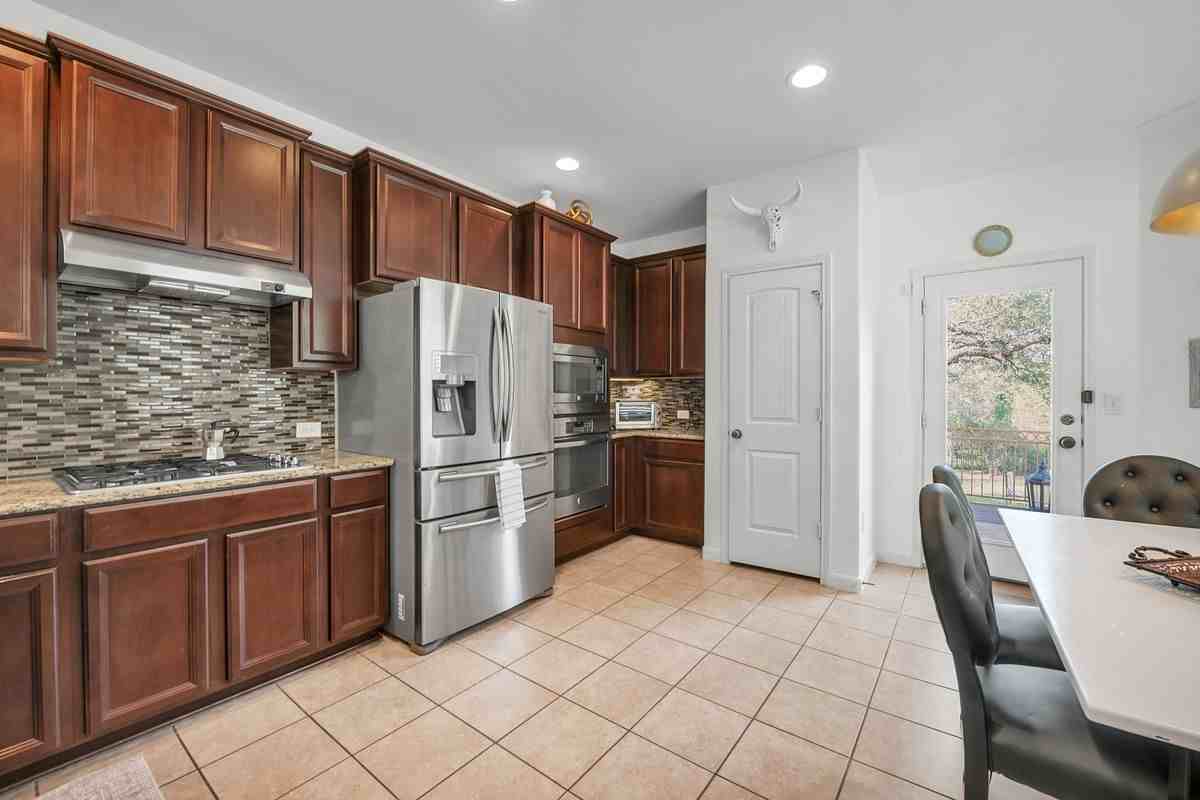520 S Meadowlark St ##B - Photo 4 of 7