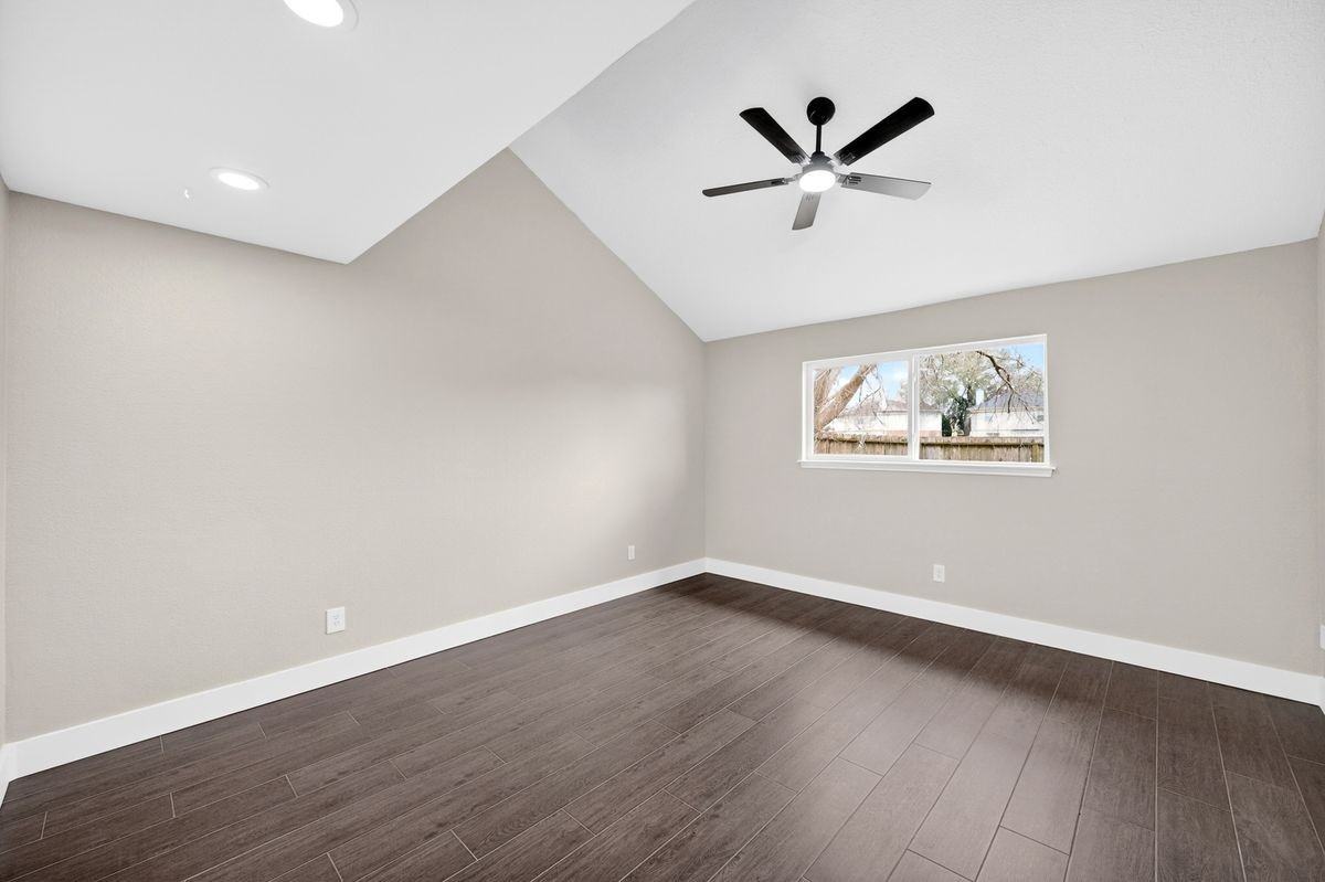 12303 Shelwick Dr - Photo 3 of 23