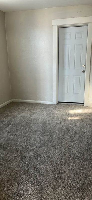 327 N Hayes Ave - Photo 2 of 3
