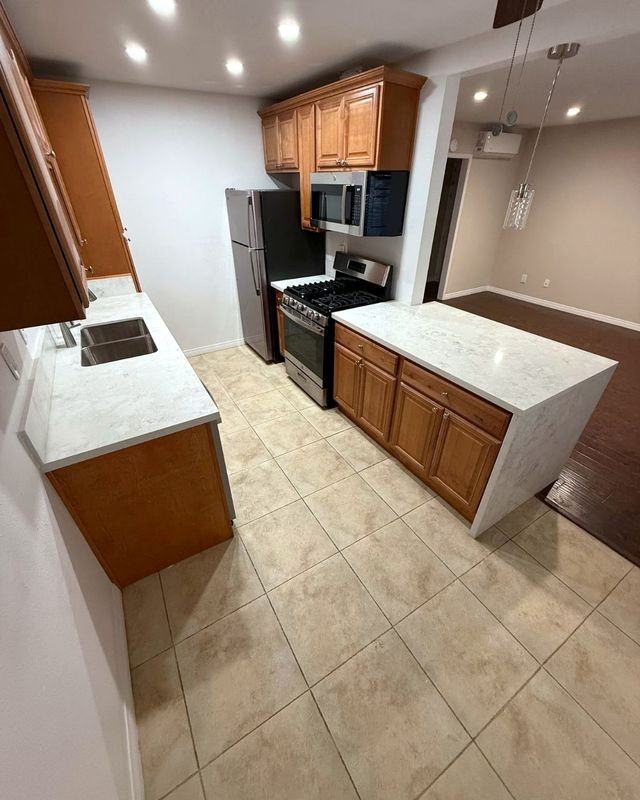2237 Grand Ave - Photo 5 of 16