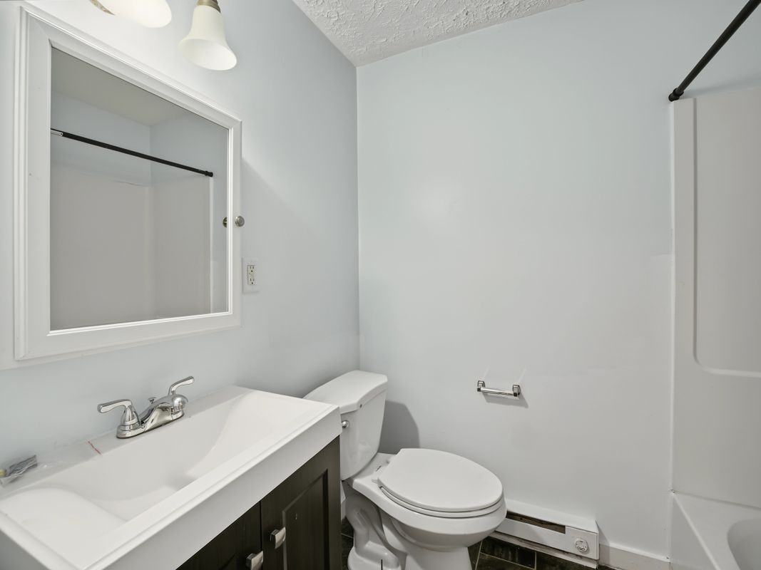 530 E Washington Ave - Photo 2 of 9