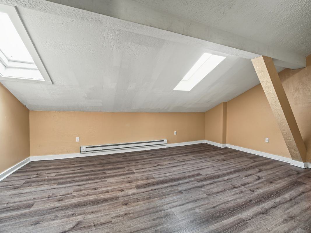 530 E Washington Ave - Photo 5 of 9