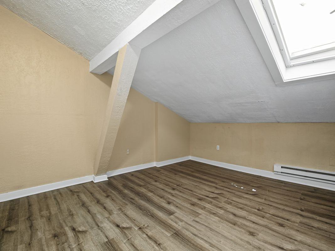 530 E Washington Ave - Photo 6 of 9