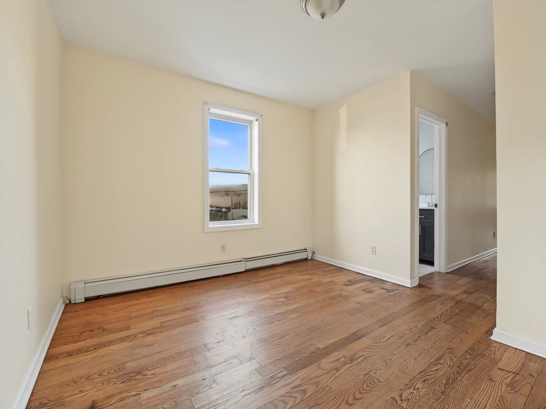 115 William St - Photo 4 of 15