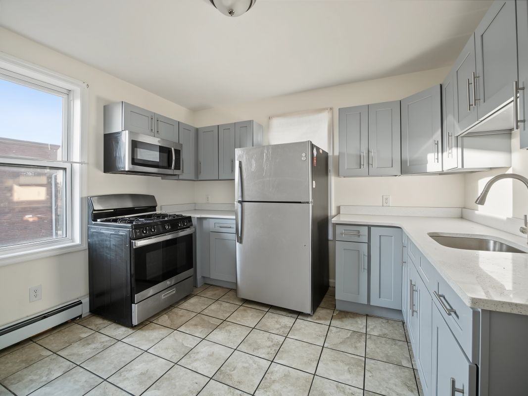 115 William St - Photo 7 of 15