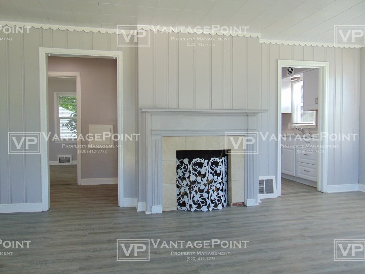 1115 Suydam St - Photo 4 of 26