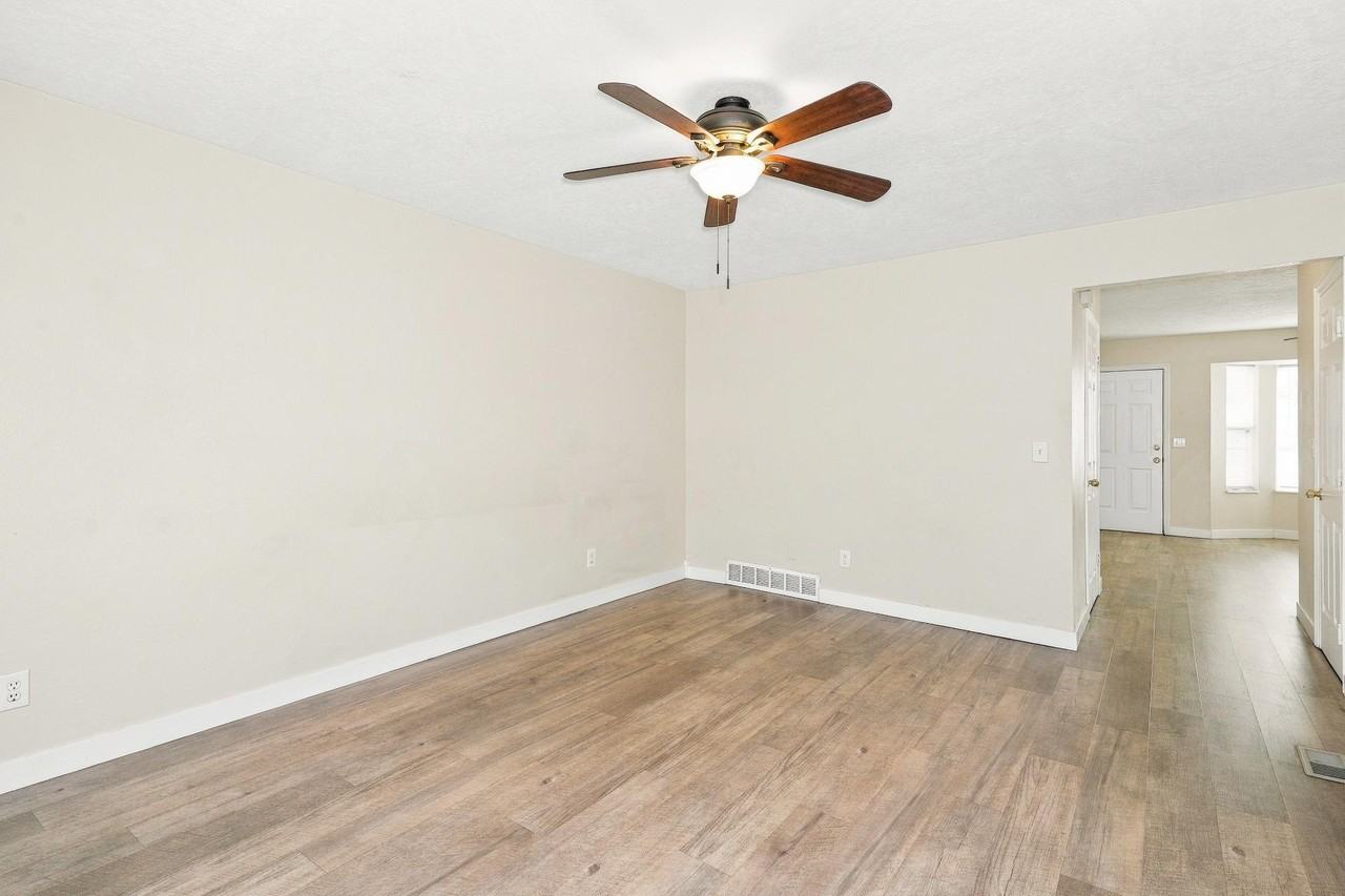 1727 Nw #1727 - Photo 4 of 21