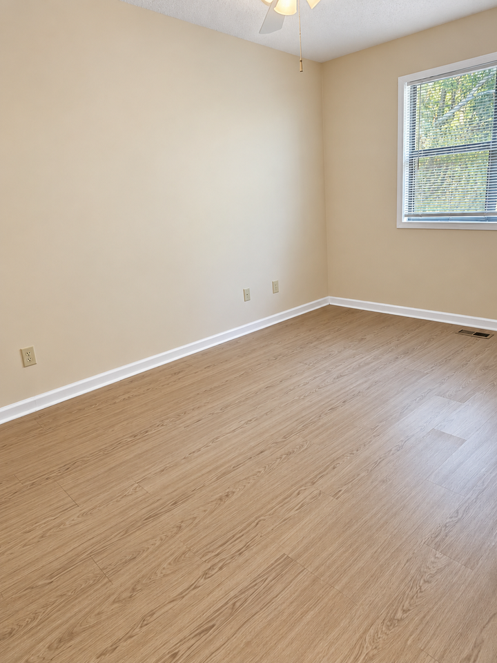 82 Churchill Dr #B - Photo 7 of 8