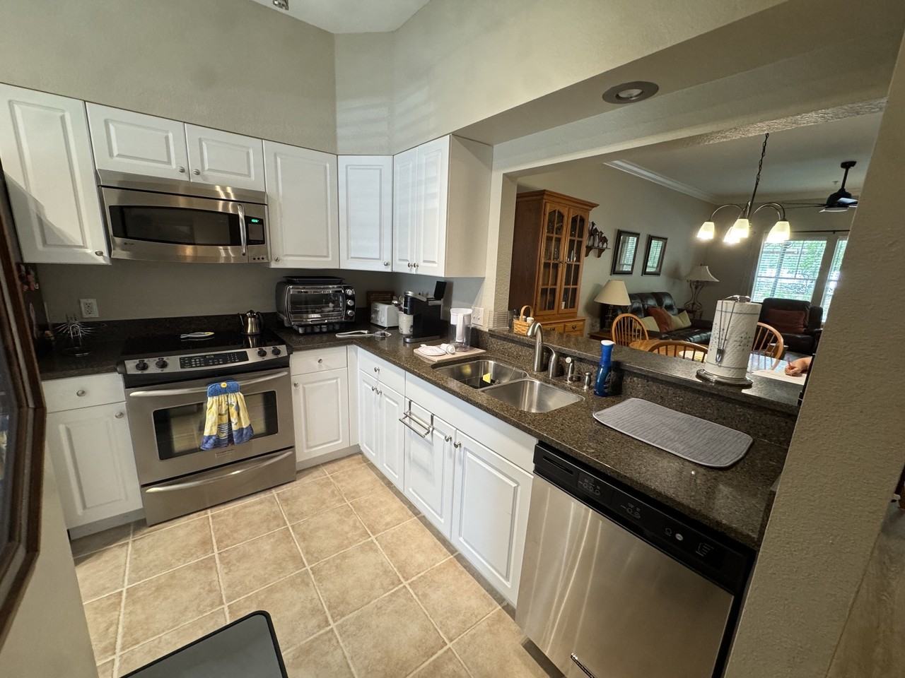 5025 Southwestcourt #H103 - Photo 4 of 19