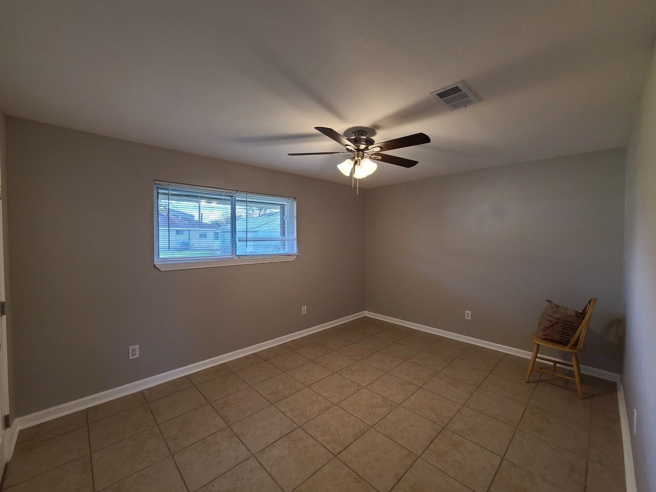 412 W Liberaux St #C - Photo 5 of 10