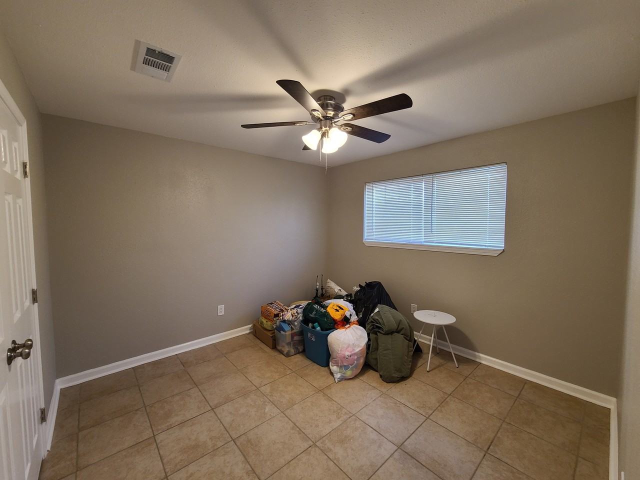 412 W Liberaux St #C - Photo 7 of 10