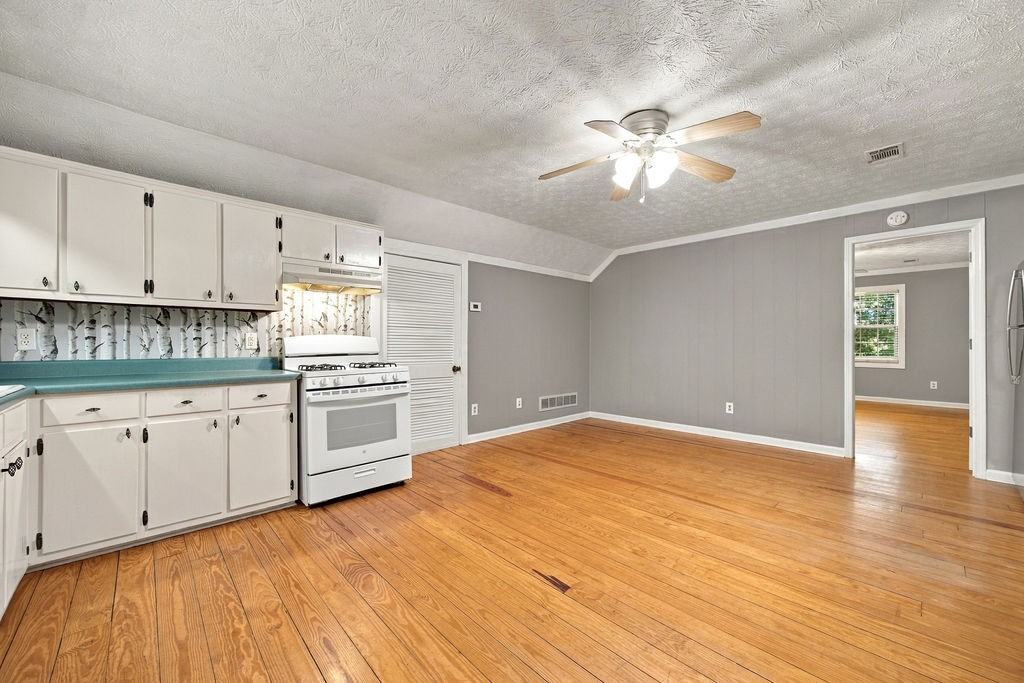 2515 Rock Springs Rd #A - Photo 7 of 18