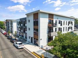 featured image of 121 S Holly St