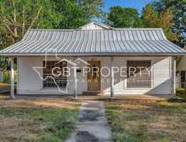 featured image of 511 Woodlawn St