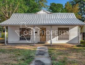 511 Woodlawn St - Photo 1 of 1