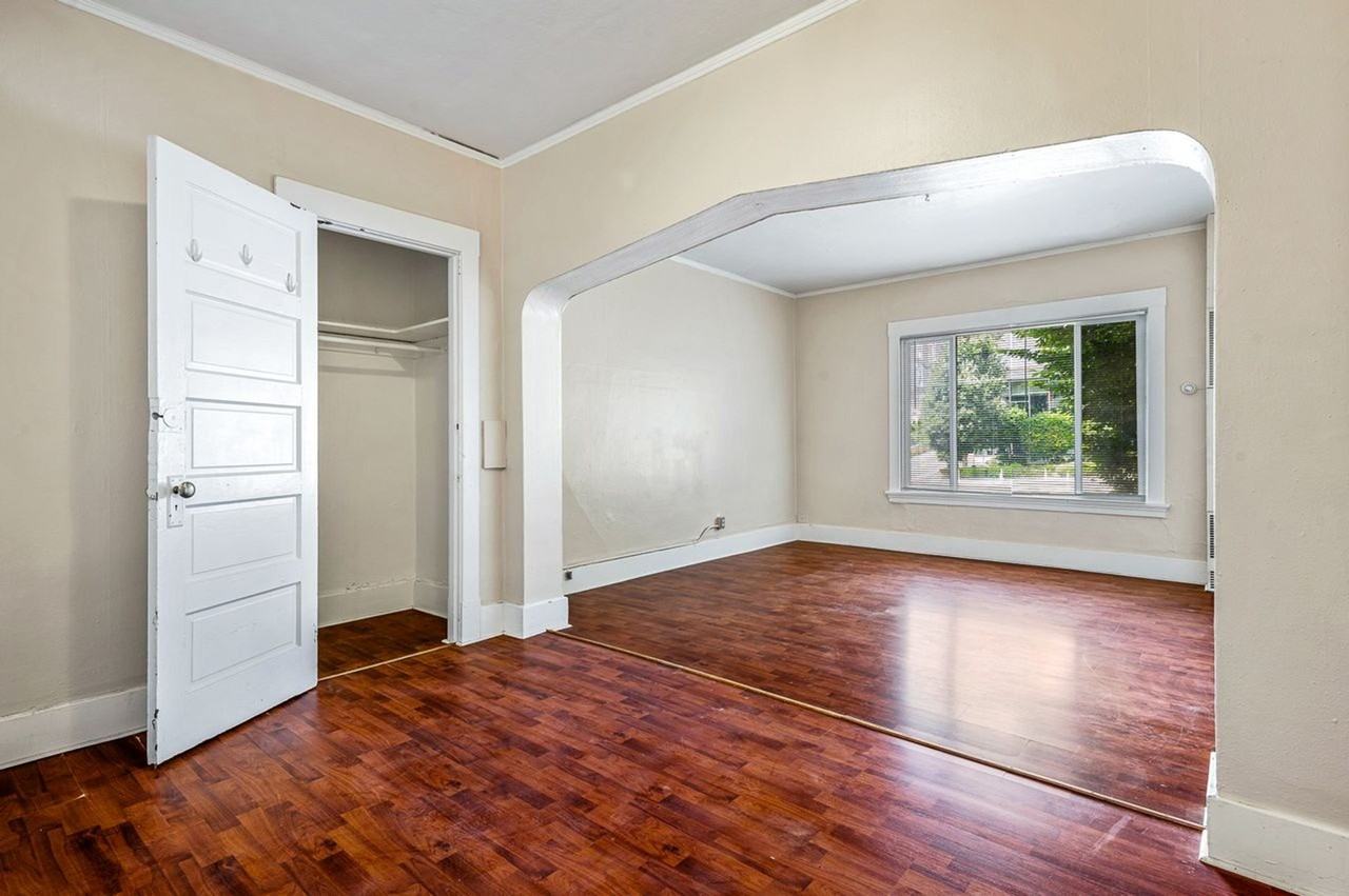 Uptowner Apartments - Photo 3 of 23