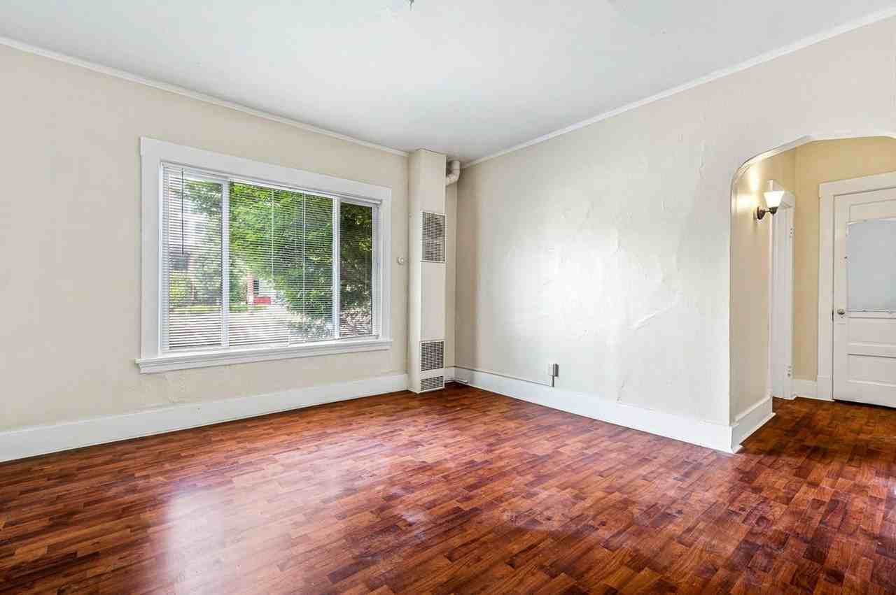 Uptowner Apartments - Photo 4 of 23