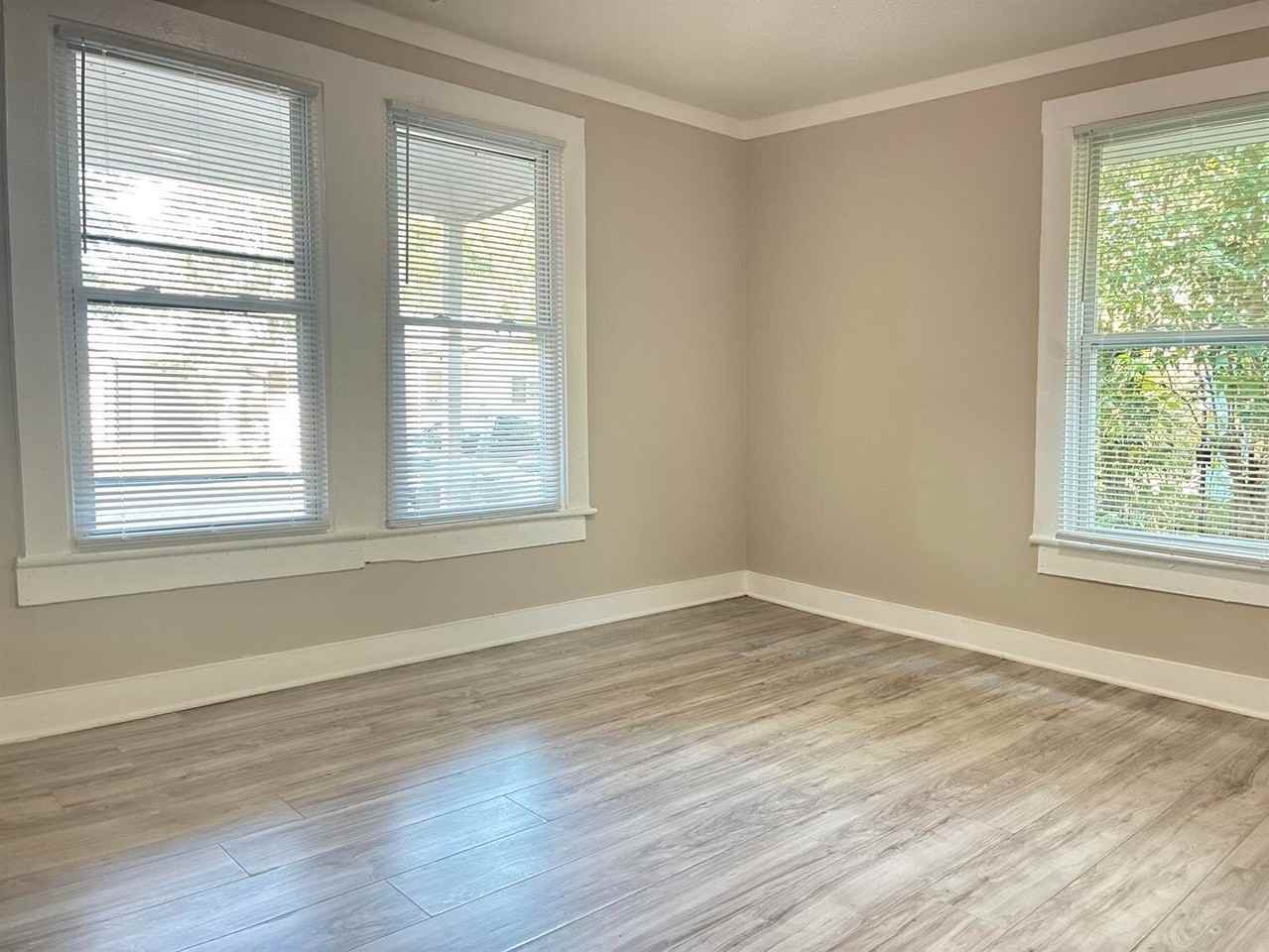 516 Wardell St - Photo 5 of 22