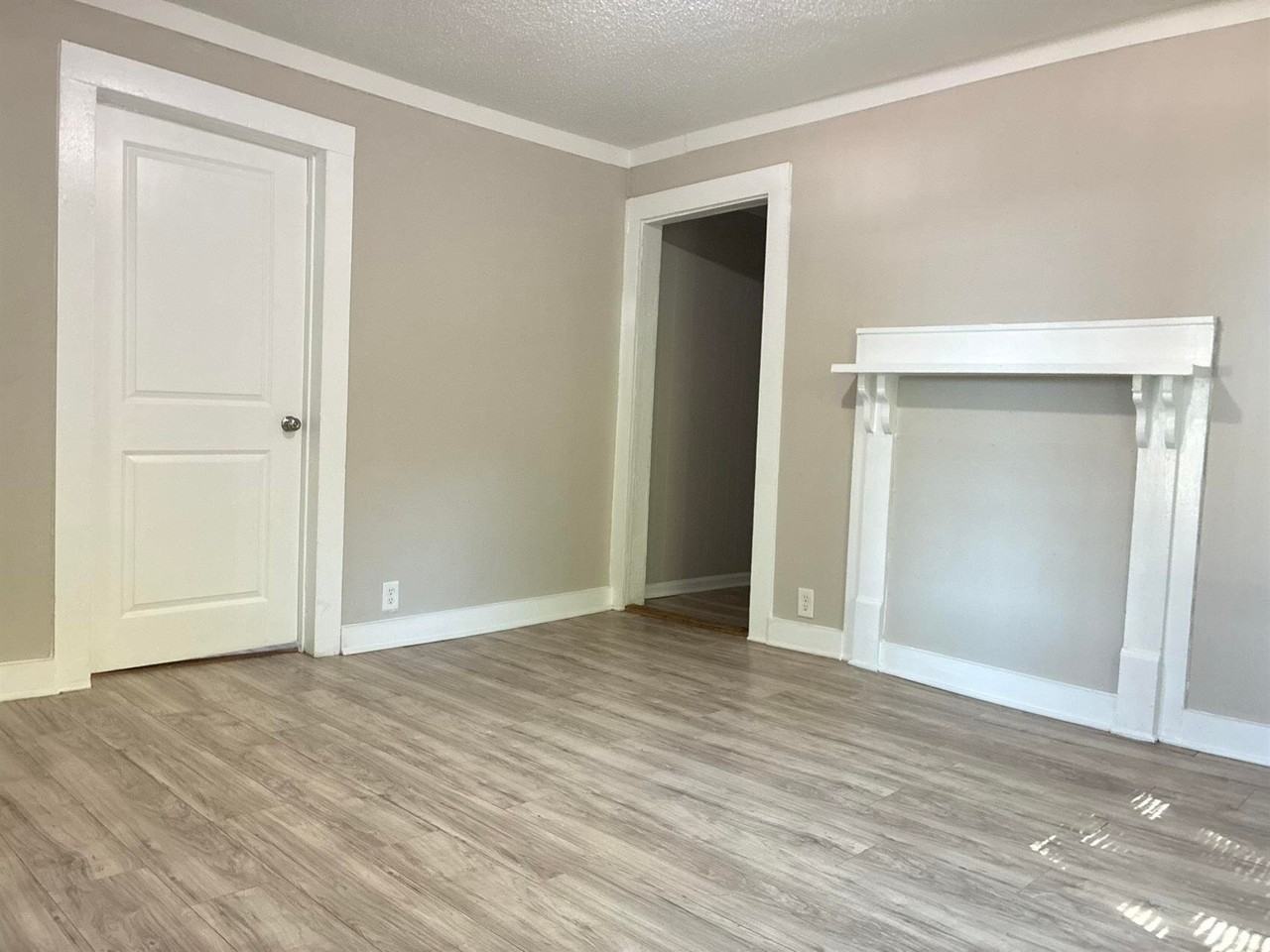 516 Wardell St - Photo 7 of 22