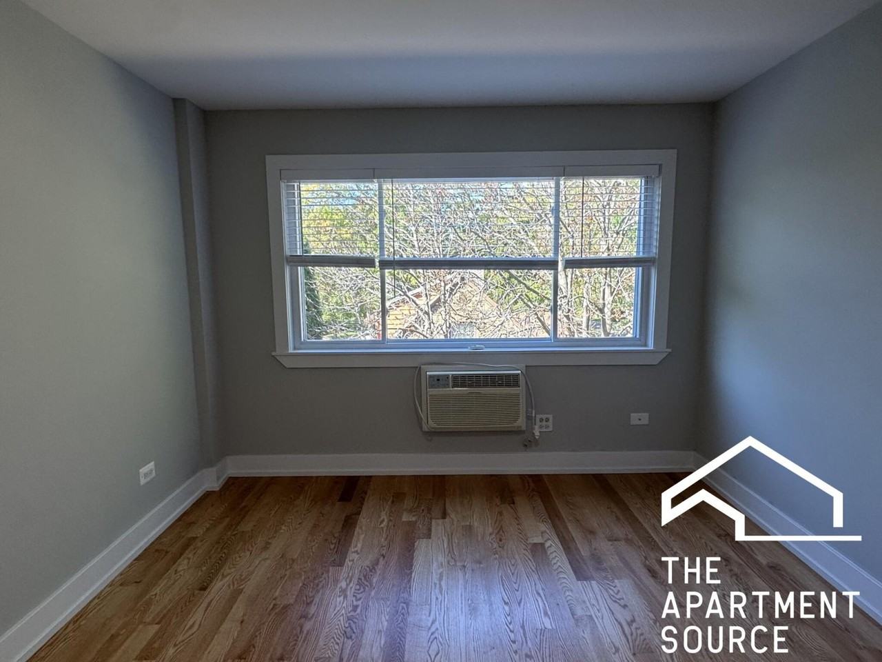 696 Elm Pl #302 - Photo 4 of 13