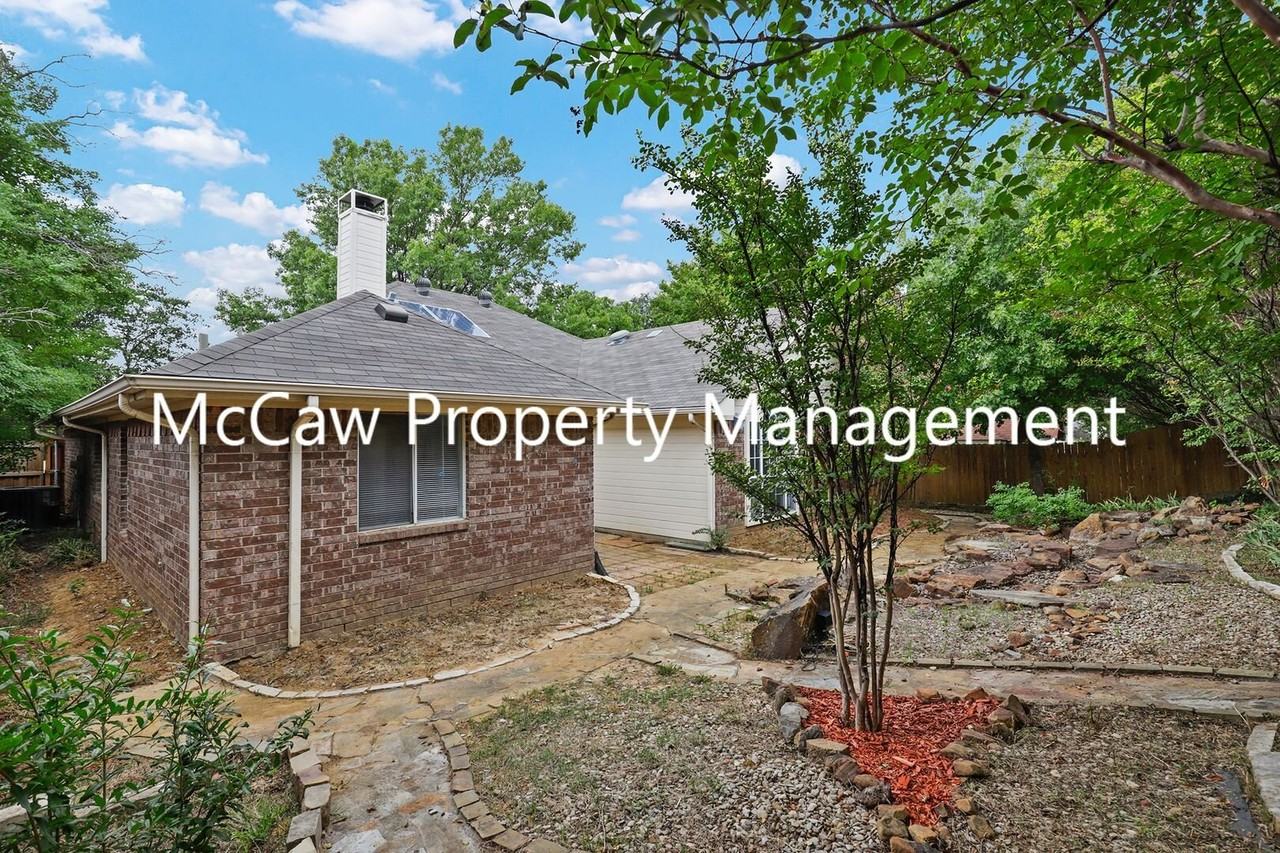 224 Brittany Dr - Photo 5 of 24