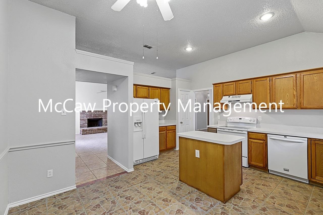 224 Brittany Dr - Photo 7 of 24