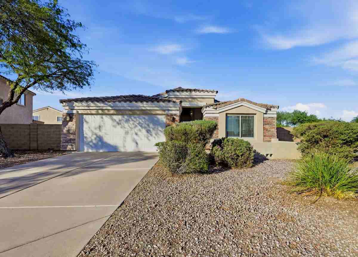 540 E Settlers Trl - Photo 4 of 32