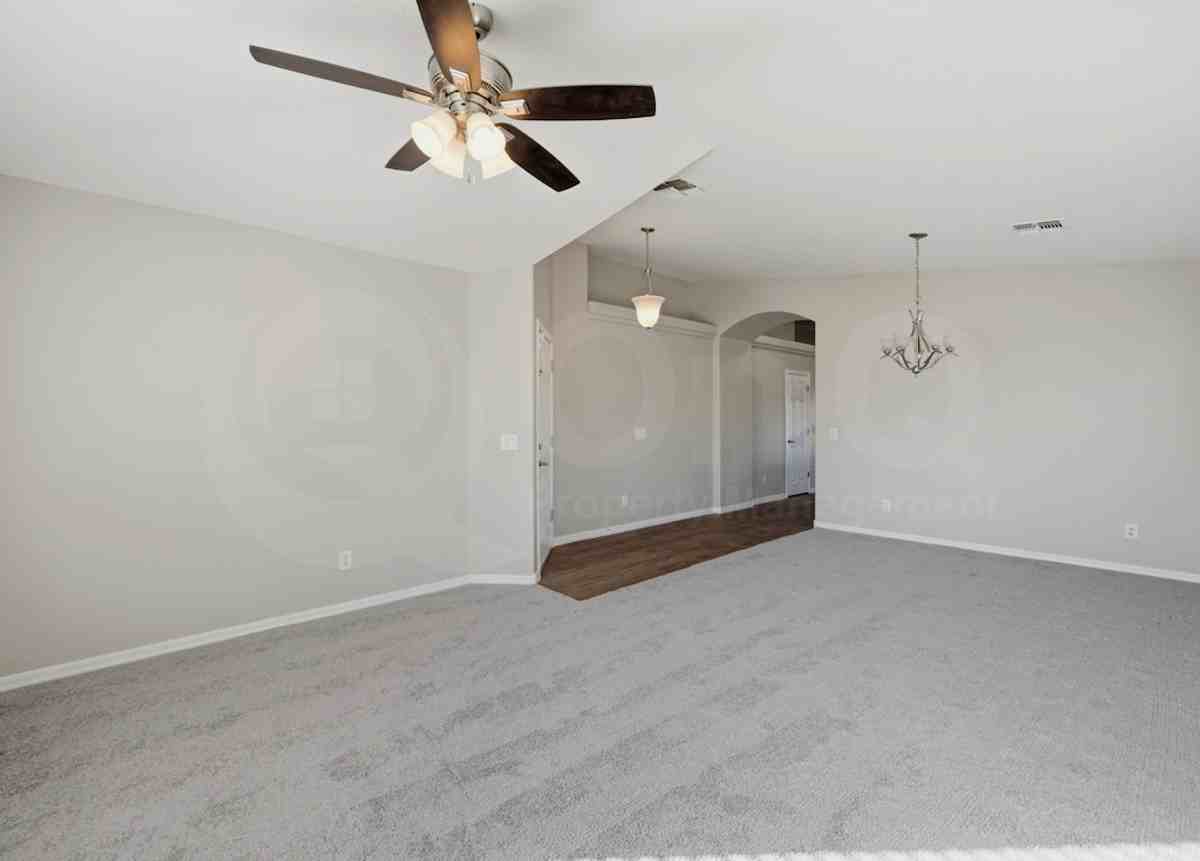 540 E Settlers Trl - Photo 7 of 32