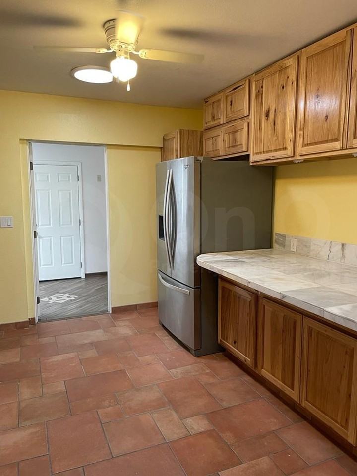 2831 N Fontana Ave - Photo 4 of 13