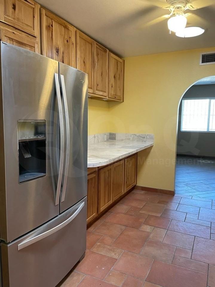 2831 N Fontana Ave - Photo 5 of 13