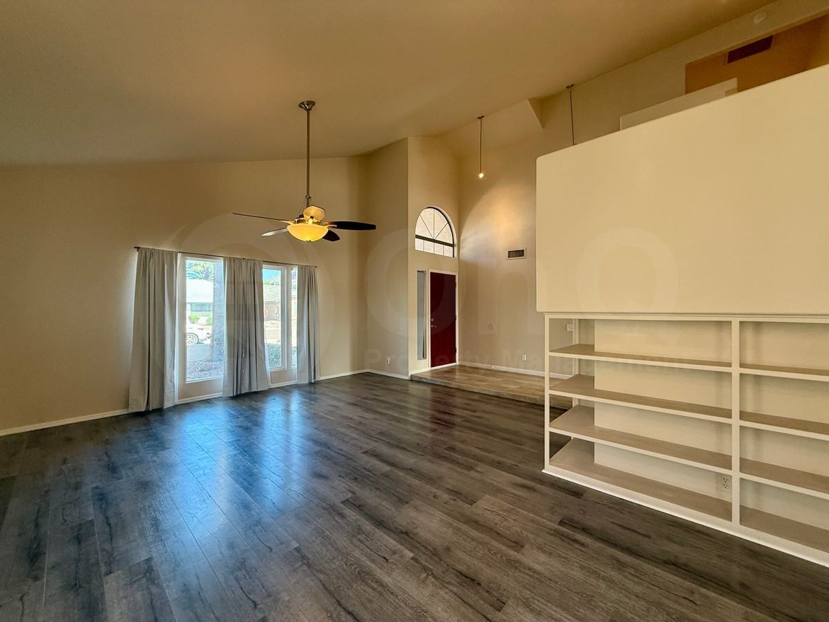 10859 E Becker Ln - Photo 4 of 24
