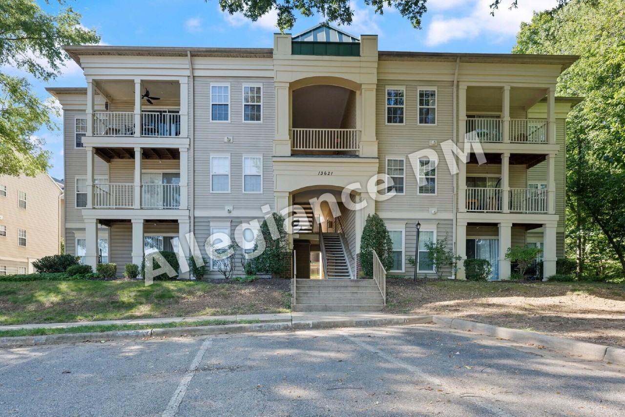 13621 Garfield Pl #303