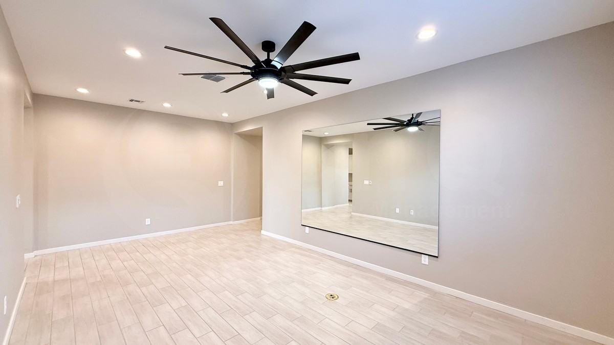 12727 W Sierra Vista Dr - Photo 6 of 33