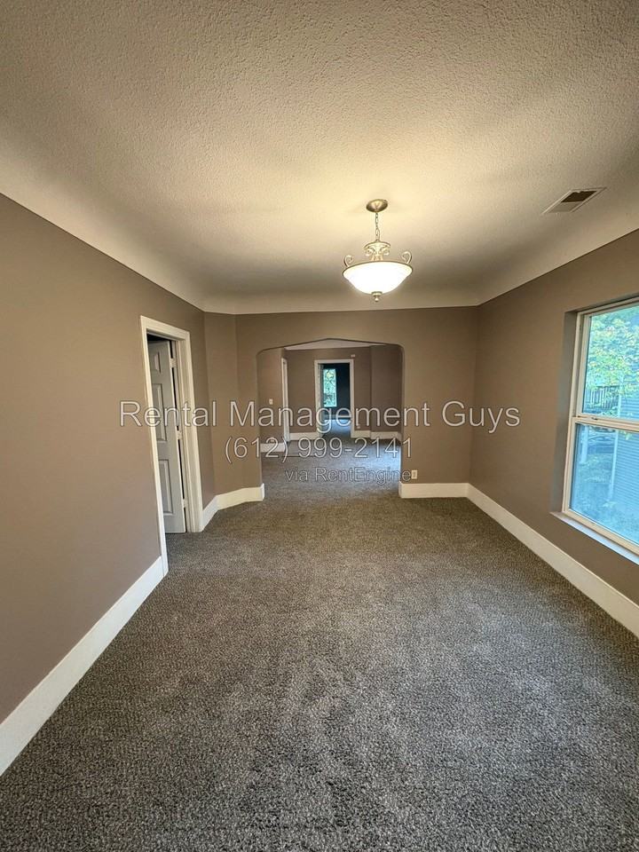 1810 10th Ave S #2 - Photo 7 of 19