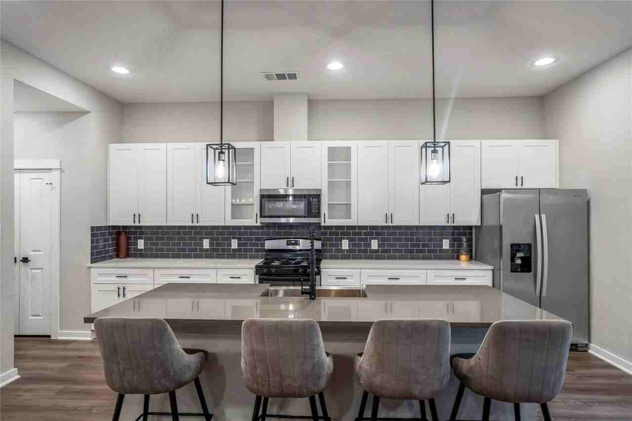 8474 Berry Green Ln - Photo 2 of 15