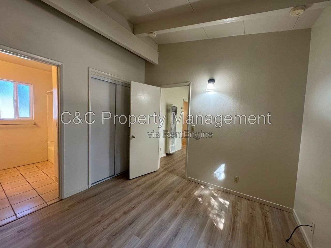 871 Hawthorne St #D - Photo 5 of 8